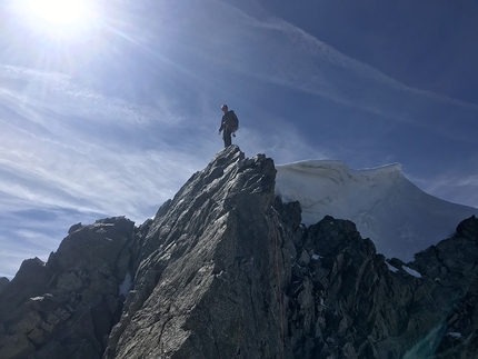 Grandes Jorasses, Il Giovane Guerriero, Federica Mingolla, Leo Gheza - Leo Gheza durante la prima ripetizione di Il Giovane Guerriero sulla parete est delle Grandes Jorasses