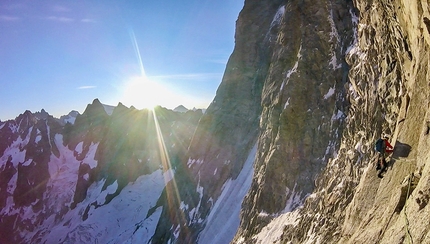 Symon Welfringer - Symon Welfringer and Charles Dubouloz climbing Manitua (7c, 1100m) on the North Face of the Grandes Jorasses, 07/2020