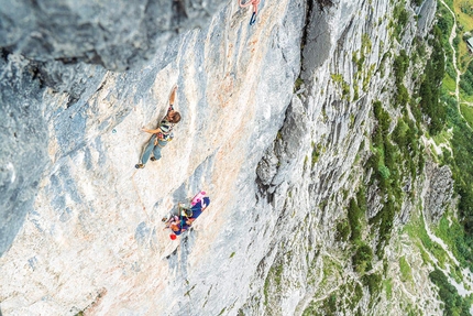 Des Kaisers neue Kleider, Wilder Kaiser, Nicolas Favresse, Sébastien Berthe - Nico Favresse belayed by Sébastien Berthe during their single-day ground-up repeat of Des Kaisers neue Kleider, Wilder Kaiser, Austria