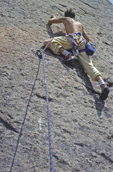 Paretina di Forno, Val Grande di Lanzo - Roberto Mochín climbing at Paretina di Forno in 1985