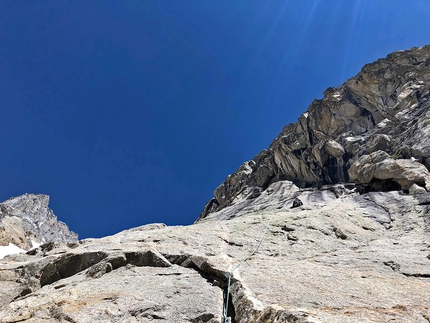 Elio Bonfanti, Bouteille, Grandes Jorasses - Sul primo tiro di Vin de L’Enfer, Bouteille, Grandes Jorasses