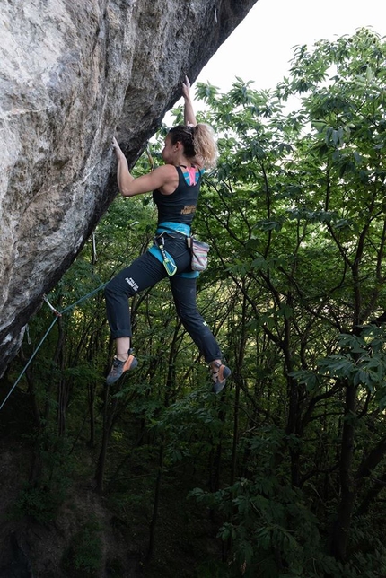 Claudia Ghisolfi - Claudia Ghisolfi climbing L'extrema cura 8c at Gravere, September 2019