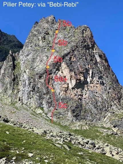 Pilier Petey, Crête Sèche, Valle d’Aosta - Il tracciato della via Bebi-Rebi al Pilier Petey, Crête Sèche in Valle d’Aosta