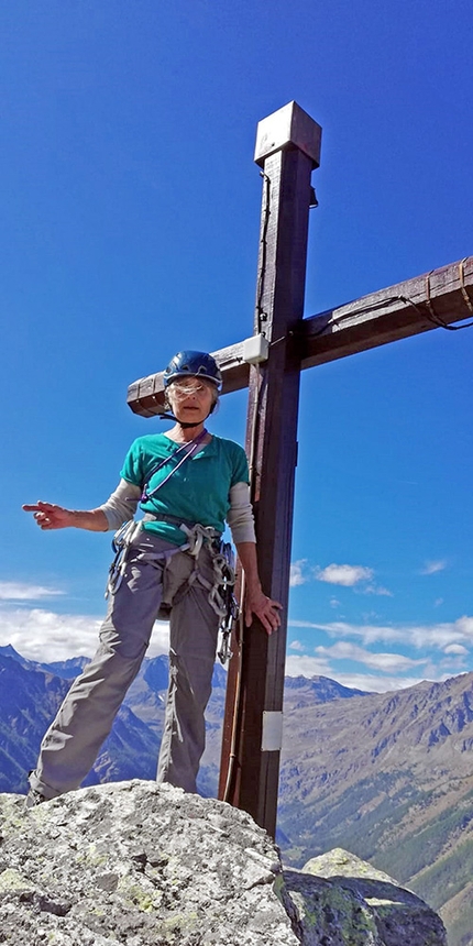 Valle Orco, Cima Pourset - Viaggio Panoramico sulla Cima Pourset in Valle dell’Orco: Adriana Massa in cima