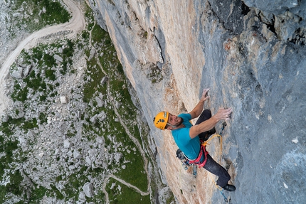 Jernej Kruder frees Ellipsis on Bila Pec at Sella Nevea, Italy