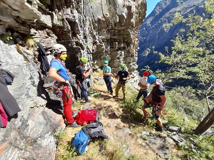 La Scuola Gervasutti riparte in Vallone di Sea con il corso di arrampicata trad