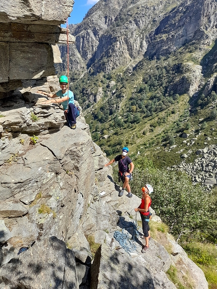 Vallone di Sea, Scuola Giusto Gervasutti - Il corso di arrampicata trad organizzato dalla Scuola Giusto Gervasutti in Vallone di Sea il 05/09/2020