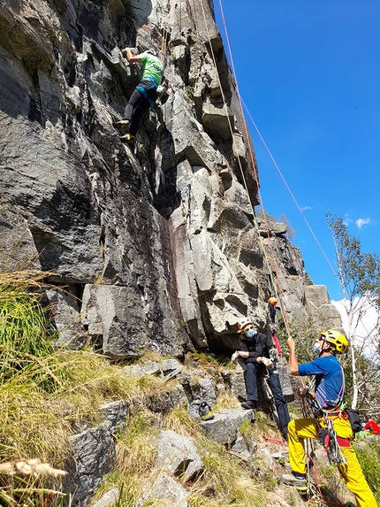 Vallone di Sea, Scuola Giusto Gervasutti - Il corso di arrampicata trad organizzato dalla Scuola Giusto Gervasutti in Vallone di Sea il 05/09/2020