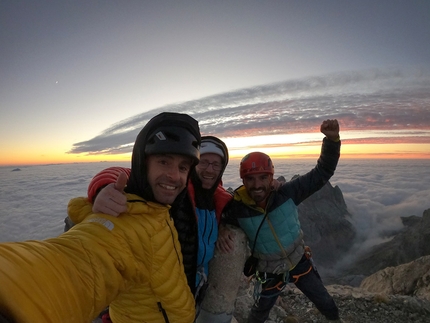 Picos de Europa, Spagna, Iker Pou, Eneko Pou, Kico Cerdá - Eneko Pou, Iker Pou e Kico Cerdá in cima alla loro Rayu su Peña Santa de Castilla, Picos de Europa, Spagna