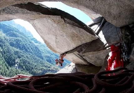 Giacomo Meliffi makes free solo ascent of Legoland, legendary crack climb in Valle dell’Orco