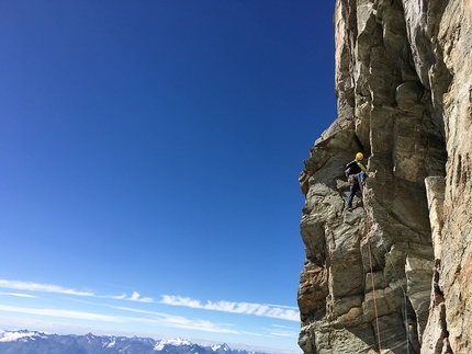 Cervino, Via Per Nio, Michele Cazzanelli, Jerome Perruquet, Stefano Stradelli - Stefano Stradelli sul quarto tiro della Via Per Nio sulla parete sud del Cervino