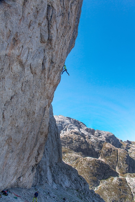 Alessandro Zeni sale Cani Morti Plus nelle Pale di San Martino