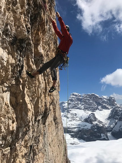 Cima Piccola di Lavaredo, Tre Cime di Lavaredo, Dolomiti, Simon Gietl, Vittorio Messini - Simon Gietl e Vittorio Messini durante l'apertura di Backstage alla Cima Piccola di Lavaredo, Dolomiti