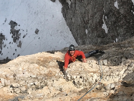 Cima Piccola di Lavaredo, Tre Cime di Lavaredo, Dolomiti, Simon Gietl, Vittorio Messini - Simon Gietl durante l'apertura di Backstage alla Cima Piccola di Lavaredo, Dolomiti