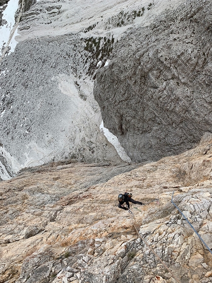 Cima Piccola di Lavaredo, Tre Cime di Lavaredo, Dolomiti, Simon Gietl, Vittorio Messini - Simon Gietl e Vittorio Messini durante l'apertura di Backstage alla Cima Piccola di Lavaredo, Dolomiti