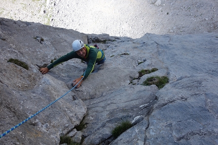 DoloMitiche 2020, Alessandro Beber - Marco Garbin in arrampicata sulla via dei Carnici a Creta delle Cjanevate