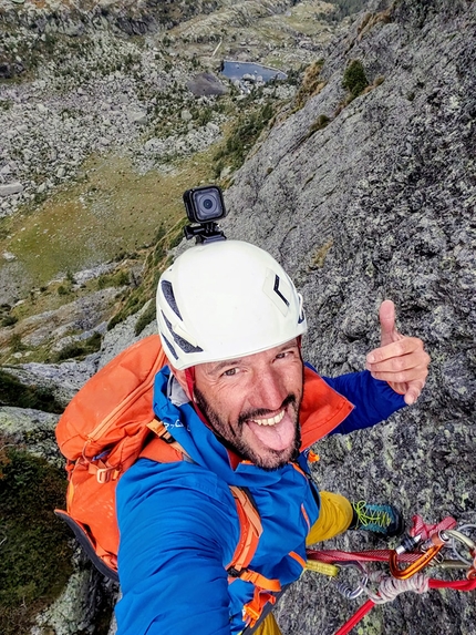 Denti della Vecchia di Pescegallo, Cristian Candiotto - Cristian Candiotto durante la riattrezzatura della cresta Filun della Rocca ai Denti della Vecchia di Pescegallo in Val Gerola