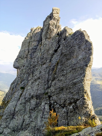 Denti della Vecchia di Pescegallo, Cristian Candiotto - La riattrezzatura della cresta Filun della Rocca ai Denti della Vecchia di Pescegallo in Val Gerola