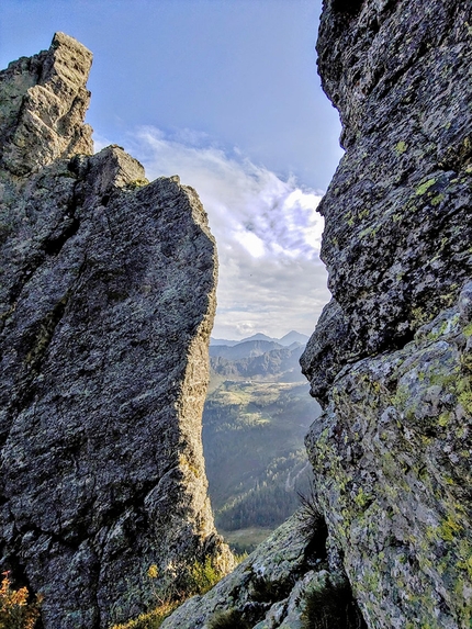 Denti della Vecchia di Pescegallo, Cristian Candiotto - La riattrezzatura della cresta Filun della Rocca ai Denti della Vecchia di Pescegallo in Val Gerola