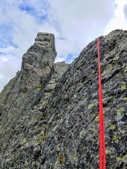 Denti della Vecchia di Pescegallo, Cristian Candiotto - La riattrezzatura della cresta Filun della Rocca ai Denti della Vecchia di Pescegallo in Val Gerola