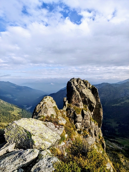 Denti della Vecchia di Pescegallo, Cristian Candiotto - La riattrezzatura della cresta Filun della Rocca ai Denti della Vecchia di Pescegallo in Val Gerola