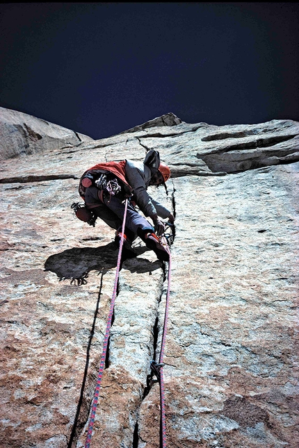 Kurt Albert - Kurt Albert sulla Nameless Tower (Trango Towers, Karakorum) nel 1989 aprendo Eternal Flame