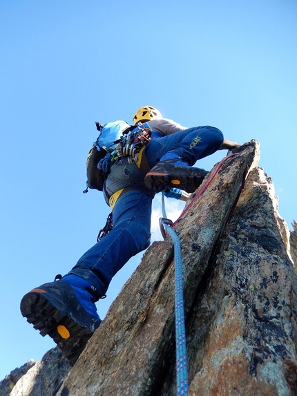 Vallone di Vertsan, Valle d'Aosta - Ezio Marlier in arrampicata nel Vallone di Vertsan, Valle d'Aosta