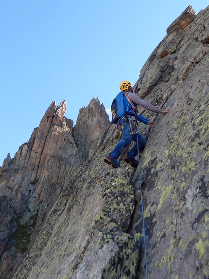 Vallone di Vertsan, Valle d'Aosta - Ezio Marlier in arrampicata nel Vallone di Vertsan, Valle d'Aosta