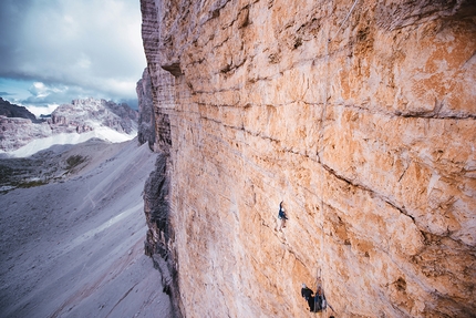 Space Vertigo, Tre Cime di Lavaredo, Dolomiti, Alessandro Baù, Claudio Migliorini, Nicola Tondini - Alessandro Baù, Claudio Migliorini, Nicola Tondini sulla parete nord della Cima Ovest di Lavaredo, Tre Cime di Lavaredo, Dolomiti, salendo la loro Space Vertigo