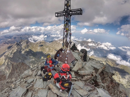 Andrea Lanfri, Massimo Coda, Five Peaks - Andrea Lanfri e Massimo Coda in cima al Monviso