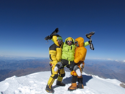 Andrea Lanfri - Andrea Lanfri in vetta al Puntha Hiunchuli 7246m, Nepal