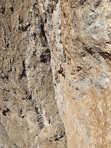 Turkey climbing, Ala Daglar, Zorbey Aktuyun - Zorbey Aktuyun making a rope solo ascent of Orient, Parmakkaya, Aladağlar, Turkey, 14/09/2020
