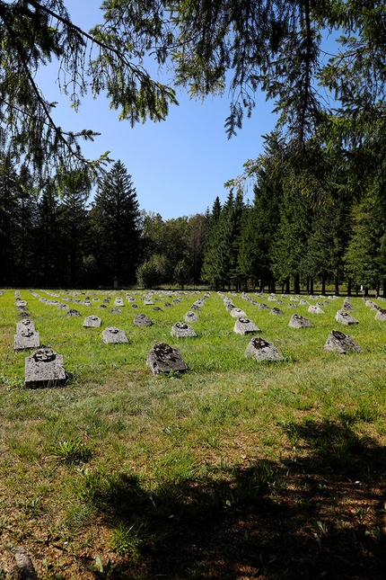 European Green Belt - Il cimitero di guerra a Bovec, esplorando in bici il tratto tra Friuli Venezia Giulia e la Slovenia dell’European Green Belt