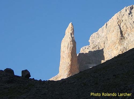 Guvercinlik Valley, Aladaglar, Turkey, Rolando Larcher, Mauro Florit, Maurizio Oviglia, Marco Sterni - Guvercinlik Valley, Ala Daglar, Turkey: the incredible Parmakkaya monolith