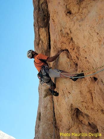 Guvercinlik Valley, Aladaglar, Turkey, Rolando Larcher, Mauro Florit, Maurizio Oviglia, Marco Sterni - Guvercinlik Valley, Ala Daglar, Turkey: Rolando on the 5th pitch of Come to Derwish