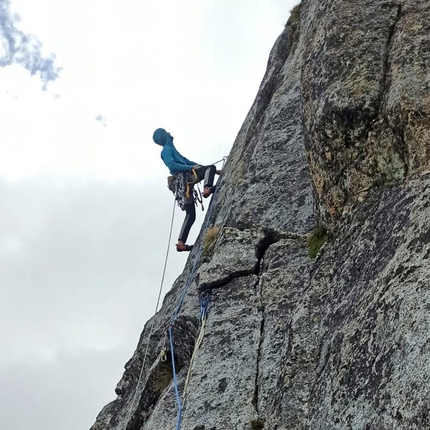 Corno Gioià, Adamello, Matteo Castellini, Luigi Froldi, Jacopo Pianta - Le Iene al Corno Gioià in Adamello: Matteo Castellini in apertura su L5