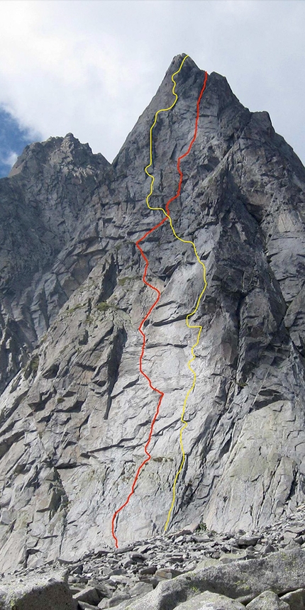 Corno Gioià, Adamello, Matteo Castellini, Luigi Froldi, Jacopo Pianta - Il tracciato in giallo di Le Iene al Corno Gioià in Adamello, aperta da Matteo Castellini, Luigi Froldi e Jacopo Pianta. In rosso invece Gioià nell’Anima di Gianni Tomasoni e Sibilla Bariani