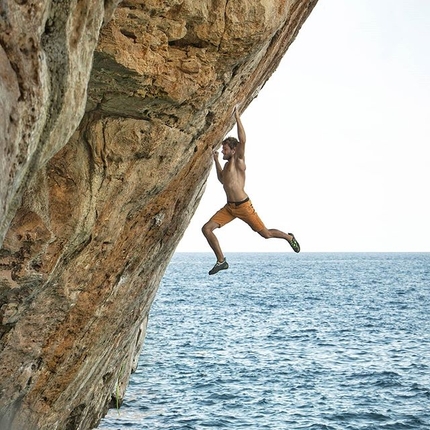 Pol Roca Lopez libera Animalistic, Deep Water Solo di 8c a Maiorca