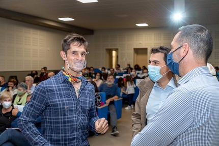 Ten, storie della Val d’Adige, Claudio Migliorini - Claudio Migliorini insieme a Alberto Mazzurana e Massimo Zanga, sindaco e vice sindaco di Brentino Belluno, alla presentazione di Ten, storie della Val d’Adige