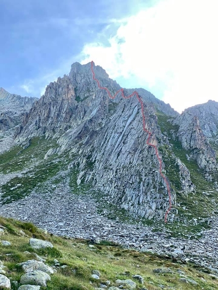 Vallone di Vertsan, Valle d'Aosta, Ezio Marlier - Cresta dell’Ermellino, Pic de Charmantagne, Vallone di Vertsan (500m 4, Ezio Marlier, Luigi Santini 07/2020)