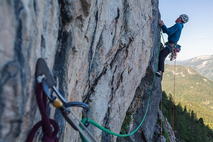 Feuerhorn, Wolke 7, Luka Lindič, Ines Papert - Luka Lindič and Ines Papert making the first ascent of Wolke 7, Hinteres Feuerhorn, Germany