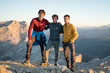 Sass de la Crusc, Dolomiti, Martin Dejori, Titus Prinoth, Alex Walpoth - Martin Dejori, Alex Walpoth e Titus Prinoth in cima al Sass de la Crusc dopo l'apertura di Xylophon, estate 2020