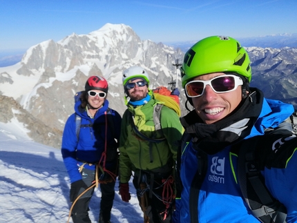 Grandes Jorasses, Via Cassin, Dario Bertoletti, Diego Manini, Luca Masarati - Via Cassin Grandes Jorasses: problemi di fuoco, ma li dietro si riconosce l'ospite d'onore