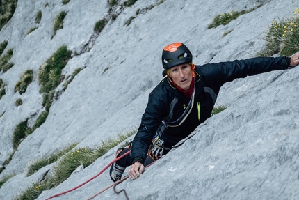 Cima Uomo, Dolomiti di Brenta, Rolando Larcher, Matteo Pavana - Durante l'apertura di Giovani Guerrieri per Vecchi Leoni alla Cima Uomo, Dolomiti di Brenta (Rolando Larcher, Matteo Pavana 06/2020)