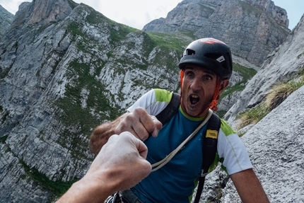 Cima Uomo, Dolomiti di Brenta, Rolando Larcher, Matteo Pavana - Durante l'apertura di Giovani Guerrieri per Vecchi Leoni alla Cima Uomo, Dolomiti di Brenta (Rolando Larcher, Matteo Pavana 06/2020)