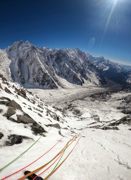 Sani Pakush, Karakorum, Pakistan, Symon Welfringer, Pierrick Fine - Sani Pakkush: Symon Welfringer e Pierrick Fine il primo giorno, 5400m