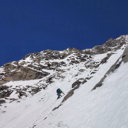 Sani Pakush, Karakorum, Pakistan, Symon Welfringer, Pierrick Fine - Sani Pakkush: Symon Welfringer e Pierrick Fine il secondo giorno, 6000m