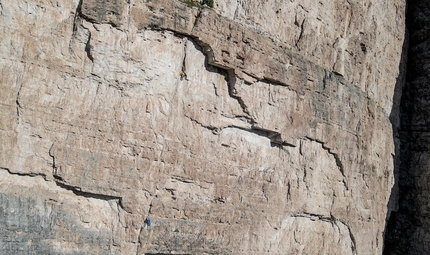 Hervé Barmasse, Cristian Brenna, Dolomiti - Hervé Barmasse e Cristian Brenna in azione sulla Costantini Apollonio, Tofana di Rozes, Dolomiti