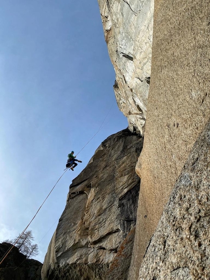 Federica Mingolla, Valle Orco, Colpo al cuore, Caporal - Federica Mingolla si cala da Colpo al cuore al Caporal in Valle dell'Orco, novembre 2020