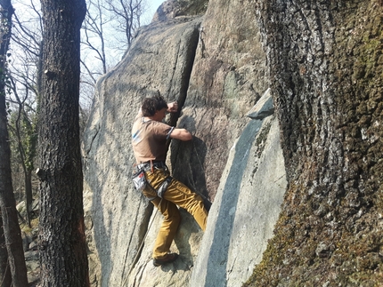 Falesia della Muraglia, Val di Susa - Claudio Payola in arrampicata alla falesia della Muraglia in Valle di Susa